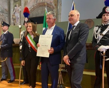 Cerimonia di consegna del diploma di onorificenza dell'Ordine al Merito della Repubblica Italiana